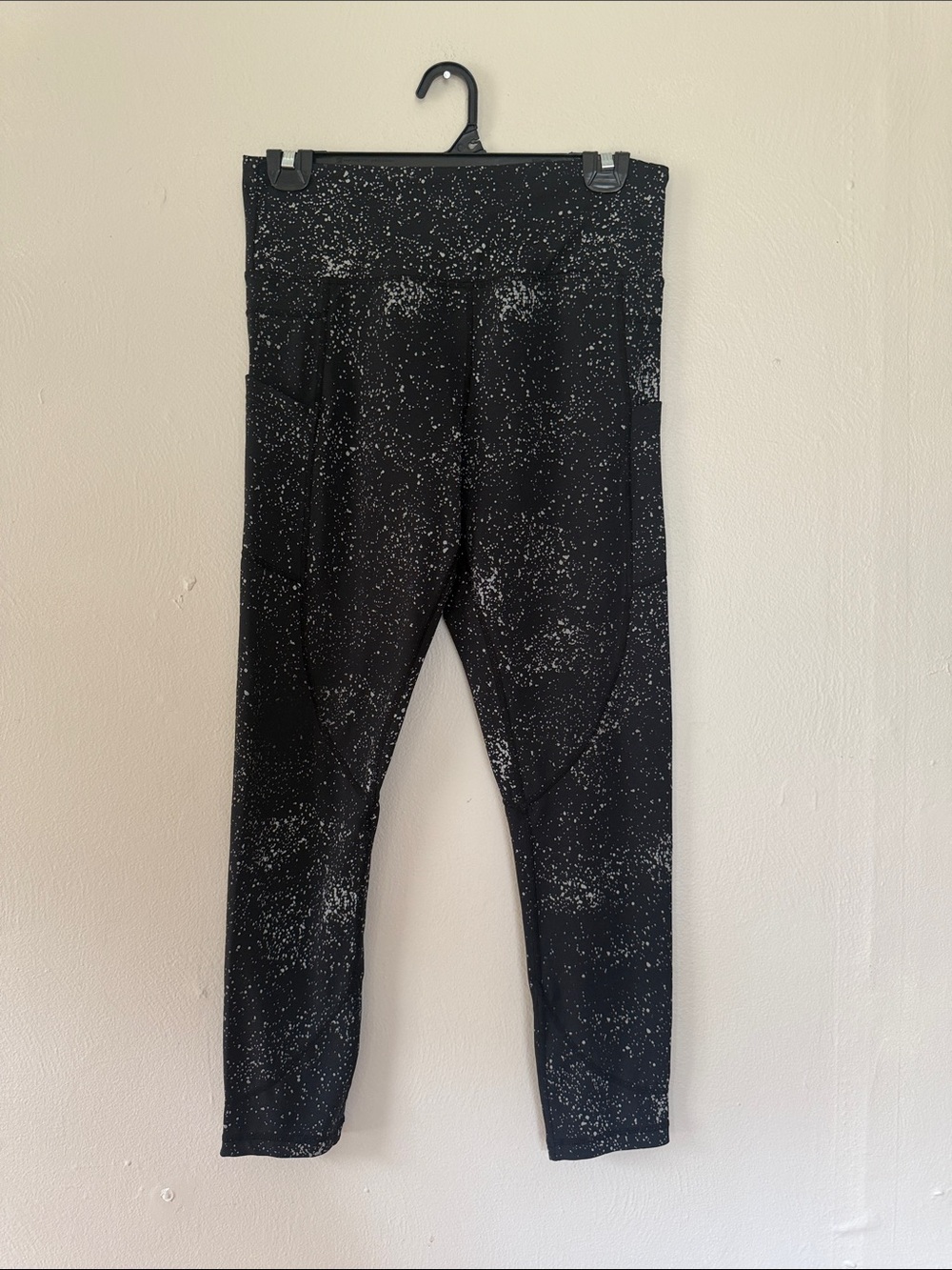 Black Speckle Print Zyia Leggings M